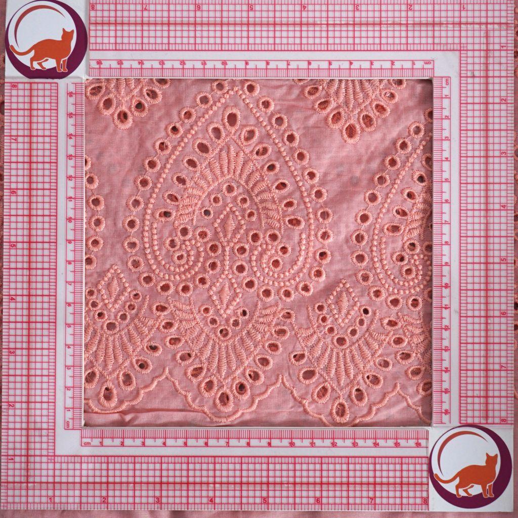 Lochstickerei leichte Baumwolle Herzornamente flamingorosa